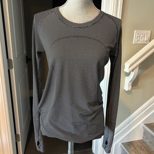 Lululemon top